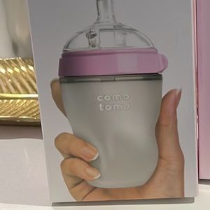 Comotomo baby bottle in pink 250ml plus fast flow nipple replacements